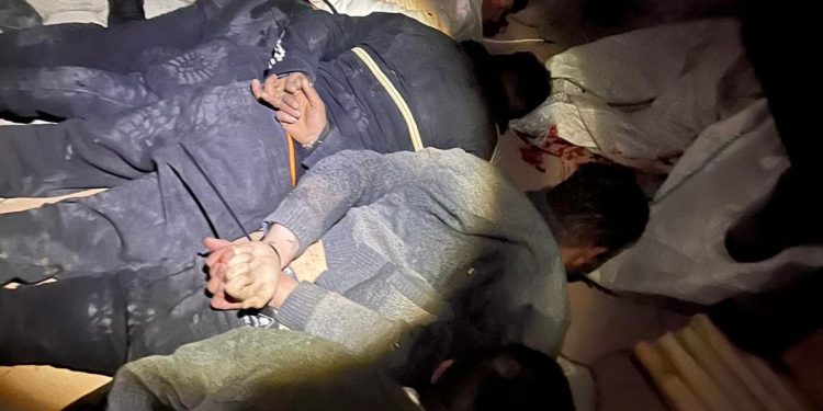 Hasarlı binalarda hırsızlık yapan ve yardım malzemelerine el koyan 42 kişiye gözaltı