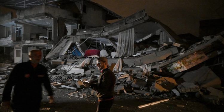 Hatay depremlerinin ardından siyasilerden 'geçmiş olsun' mesajları