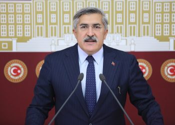 Hatay’da AKP’li vekilin ailesi de enkaz altında