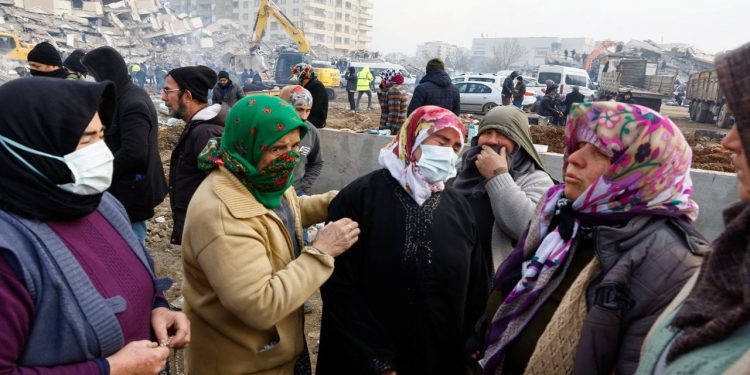 'Hatay'da saatlerce bekletildik' diyen AFAD gönüllüsü anlattı, Aytun Çıray paylaştı