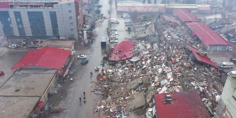 Hatay’da son durum: Sokaklarda cesetler, enkazlardan yardım çığlıkları