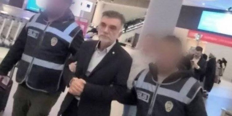 Hatay’da yıkılan Rönesans Rezidans’ın müteahhidi yurtdışına kaçarken yakalandı