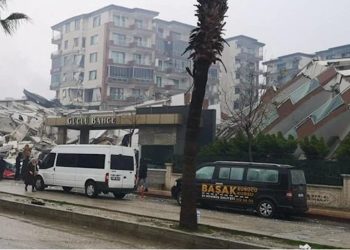 Hatay'da yıkılan üç yıllık sitenin müteahhidi: Bana binayı soramazsınız