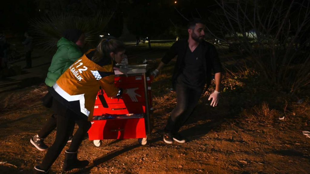 Hatay'daki artçı depremlerin ardından liderlerden mesaj: Dualarımız, yeni kayıpların yaşanmaması için