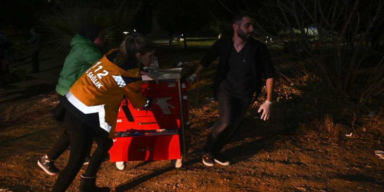Hatay'daki artçı depremlerin ardından liderlerden mesaj: Dualarımız, yeni kayıpların yaşanmaması için
