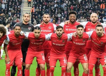 Hataysporlu futbolcular ve teknik ekip, şehirden tahliye edildi