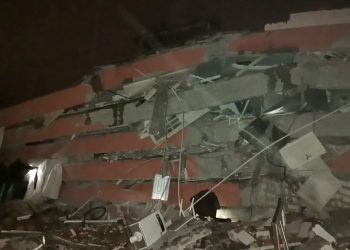Her yerden ihbar yağıyor, enkaz altında kalanlar var; Türkiye 4. seviye yardım alarmı verdi