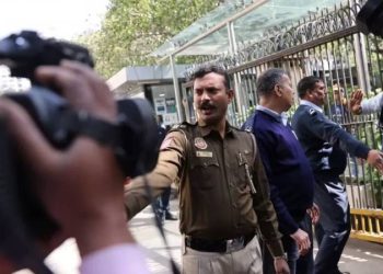 Hindistan'da, Modi hakkında belgesel yayınlayan BBC'nin ofislerinde vergi denetimi yapılıyor