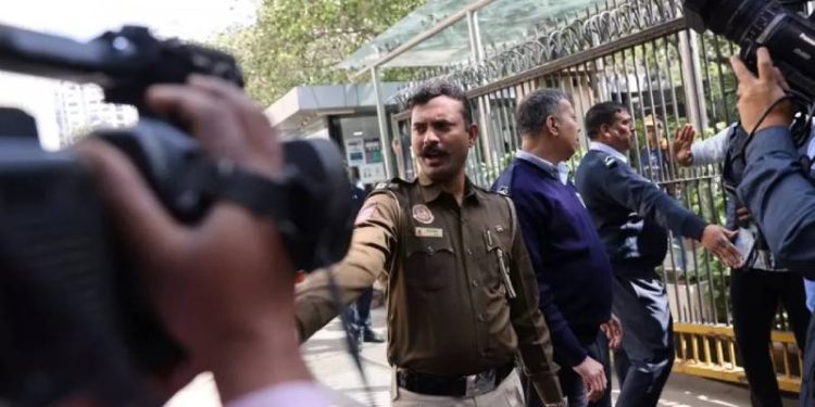 Hindistan'da, Modi hakkında belgesel yayınlayan BBC'nin ofislerinde vergi denetimi yapılıyor