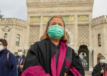 Hocası Kızılay Başkanı yerine özür diledi