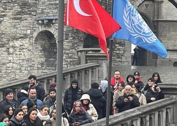 Hollanda ve Belçika'da Türkiye ile dayanışma için katedral çanıyla İstiklal Marşı çalındı