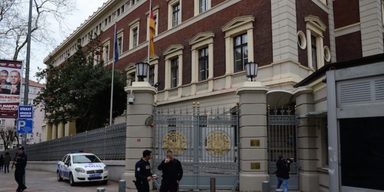 Hollanda ve İngiltere’nin ardından Almanya’nın İstanbul Başkonsolosluğu da güvenlik gerekçesiyle kapatıldı