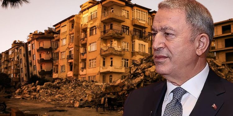 Hulusi Akar'dan 'Depremden sonra asker kışladan geç çıkarıldı' iddialarına yanıt
