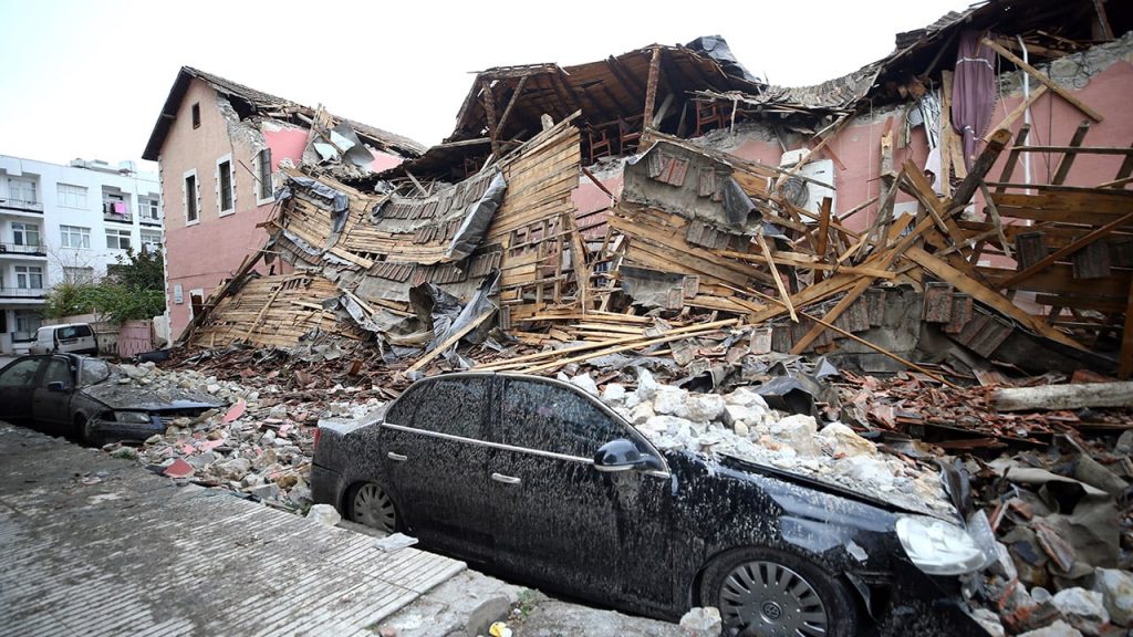 İTÜ'den deprem raporu: Binalar neden yıkıldı?