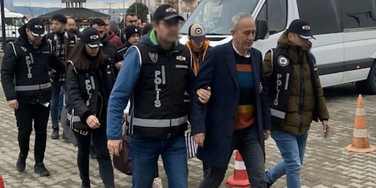 İçişleri Bakanlığı, tutuklanan Gökçeada Belediye Başkanı Çetin'i görevden uzaklaştırdı