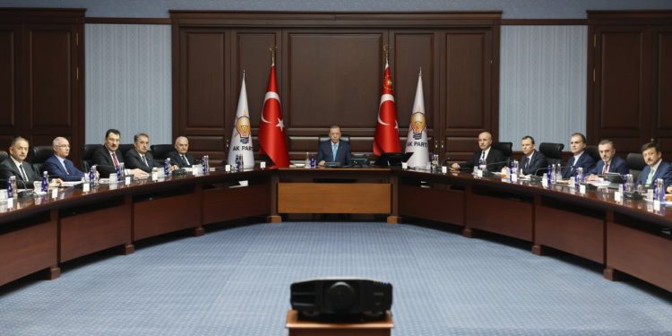 İddia: AKP MYK toplantısında seçim tarihi için 18 Haziran'ın altı çizildi
