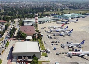 İki ilde havalimanları uçuşlara kapatıldı