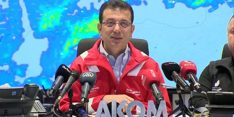 İmamoğlu'ndan kar uyarısı: Mecbur kalmadıkça dışarı çıkmayalım