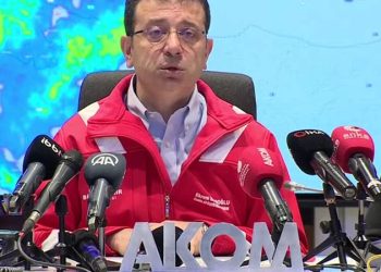 İstanbul Büyükşehir Belediye Başkanı Ekrem İmamoğlu, "Mümkün olduğu kadar dışarıya çıkılmamalı, yolculuk yapılacaksa da toplu taşıma kullanılması önemli" uyarısını yaptı.