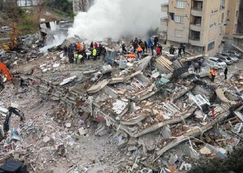 İngiltere'de deprem için toplanan yardımlar 100 milyon sterlini geçti