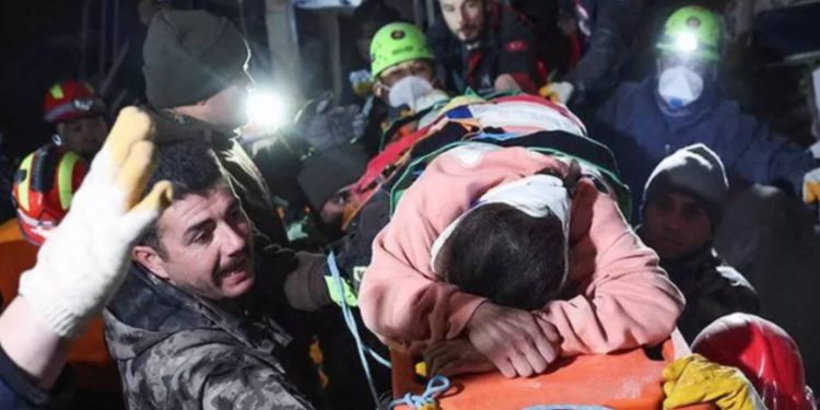 İngiltere'nin önde gelen yardım kuruluşları depremzedelere destek için ortak kampanya başlattı