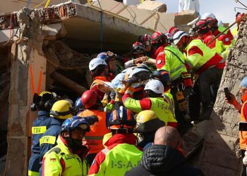 İran, Türkiye'de depremzedeler için bin çadır gönderdi