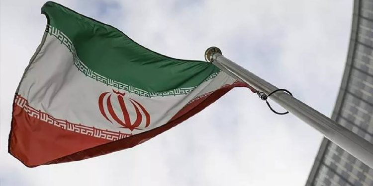 İran Türkiye'deki deprem bölgesine 1000 çadır gönderdi