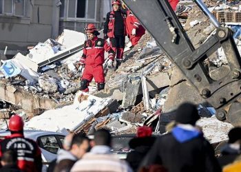 İran, Türkiye'ye sağlık ve insani yardım malzemeleri taşıyan iki uçak daha gönderdi