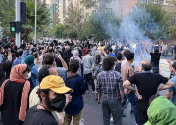 İran'da Mahsa Amini protestoları sonrası bir kadın gazeteci daha tutuklandı