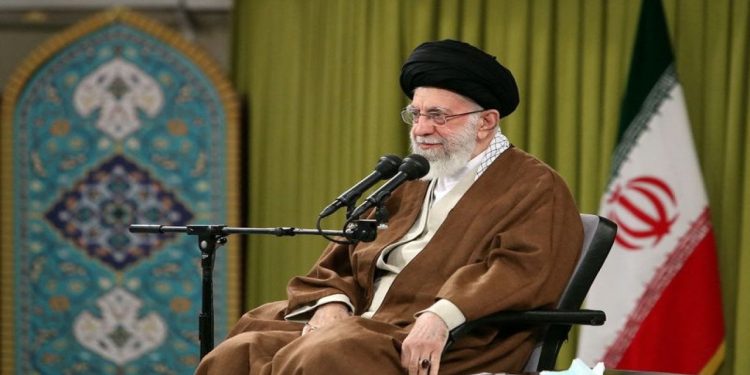 İran'ın dini lideri Hamaney'den 'on binlerce' kişiye af