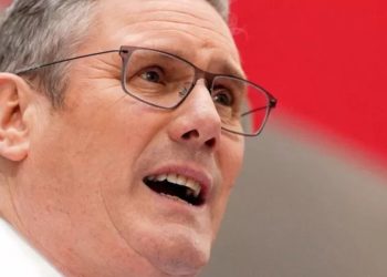 İşçi Partisi lideri Starmer'dan 'İngiltere milli gelirde 2030'da Polonya'nın, 2040'ta da Romanya'nın gerisine düşebilir' uyarısı