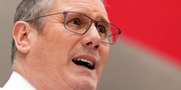 İşçi Partisi lideri Starmer'dan 'İngiltere milli gelirde 2030'da Polonya'nın, 2040'ta da Romanya'nın gerisine düşebilir' uyarısı