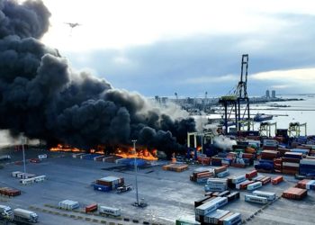İskenderun Limanı'ndaki yangın söndürüldü, denizcilik faaliyetleri başladı