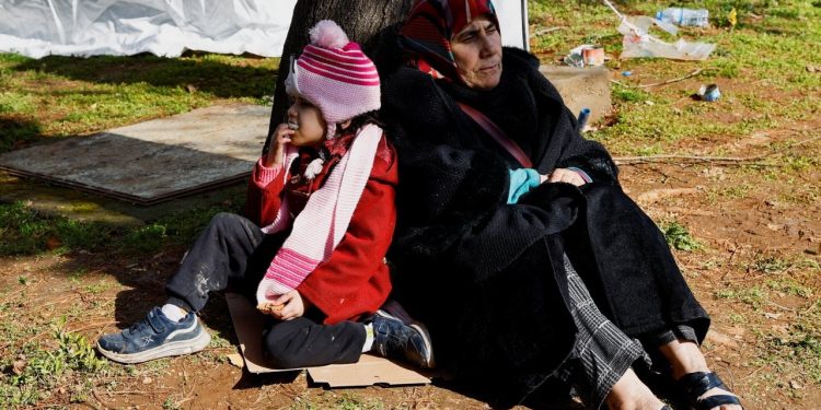 İspanya, İsrail, Rusya ve Azerbaycan'dan sahra hastanesi, Katar'dan konteyner ev yardımı