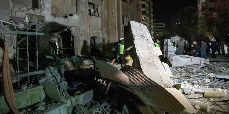 İsrail Şam'ı vurdu: Beş ölü, 15 yaralı