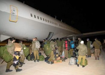 İsrail Büyükelçiliği, tam teşekküllü sahra hastanesi kurulması için gerekli ekipman ve görevli sağlık personelinin Türkiye'deki deprem bölgesine gönderileceğini duyurdu.