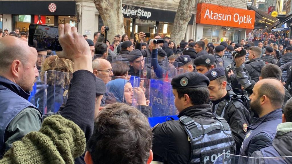 İstanbul Emek, Barış ve Demokrasi Güçlerinin açıklamasına polis müdahale etti