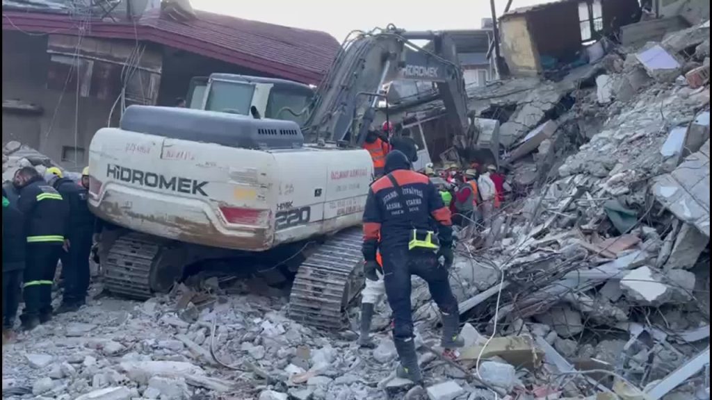 İstanbul Tabip Odası'ndan Fahrettin Koca'yı 'acil' çağrı: Sorumluluğunuzu yerine getirin