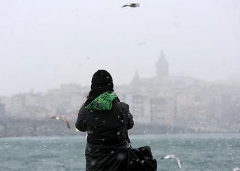 İstanbul Valisi saat verdi: Zorunlu olmadıkça trafiğe çıkmayın