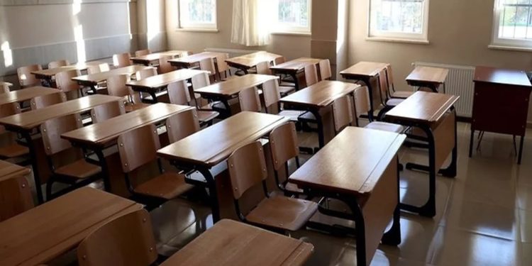 İstanbul'da 93 riskli okuldaki öğrenciler güvenli okullara nakil edilecek