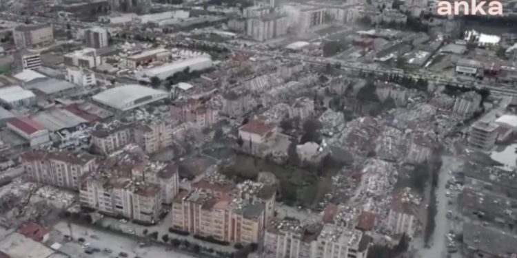 İtalya Dışişleri: Depremlerde 7 vatandaşımız kayboldu