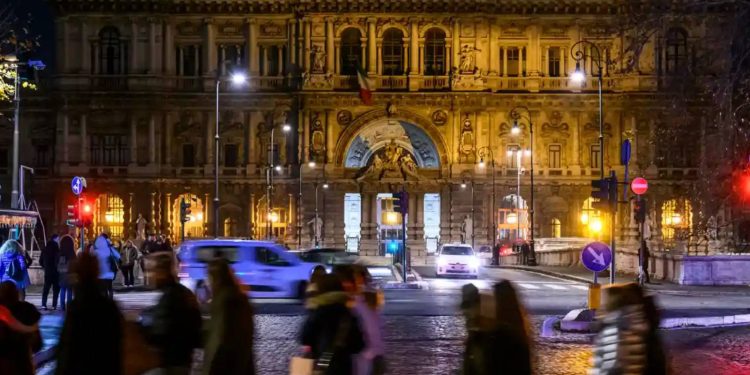 İtalya'da Yüksek Mahkeme, büyükanne ve büyükbabalarıyla görüşmek istemeyen çocukların lehine karar verdi