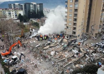 İtalyan bilim adamından çarpıcı iddia: Türkiye birkaç saniyede 3 metre gitti