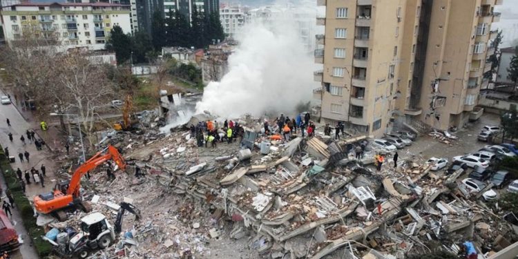 İtalyan bilim adamından çarpıcı iddia: Türkiye birkaç saniyede 3 metre gitti