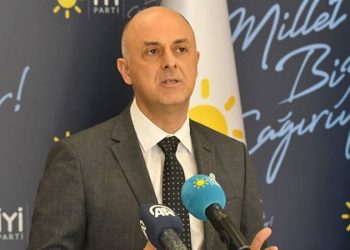 İyi Parti Genel Başkan Yardımcısı Ümit Özlale, CHP Genel Başkanı Kemal Kılıçdaroğlu'nun olası adaylığına ilişkin sözleri hakkında açıklama yaparak, sözlerinin çarpıtılmaya çalışıldığını söyledi.