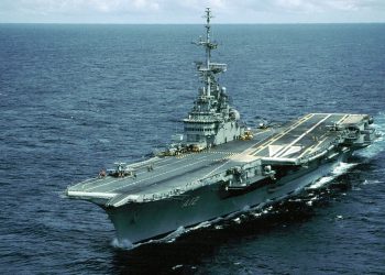 İzmir'e yanaşması engellenen 'asbest bombası' Atlas Okyanusu'nda batırılacak