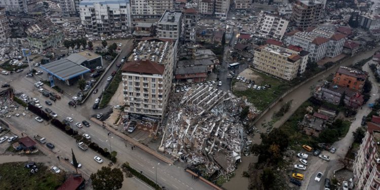 Japonya ‘Uluslararası Acil Kurtarma Ekibi’ni Türkiye’ye gönderiyor