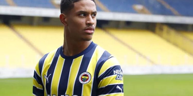 Jayden Oosterwolde: Türkiye'nin en büyük kulübündeyim!