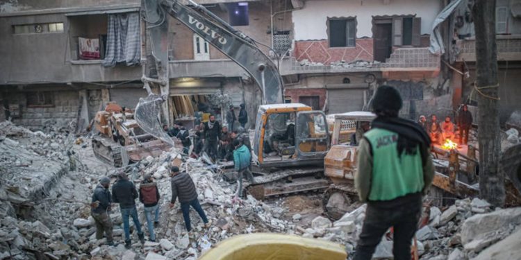 Kahramanmaraş merkezli depremlerden etkilenen Suriye'de hayatını kaybedenlerin sayısı 3 bin 384'e yükseldi