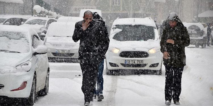 Kar yağışı nedeniyle birçok ilde okullar tatil